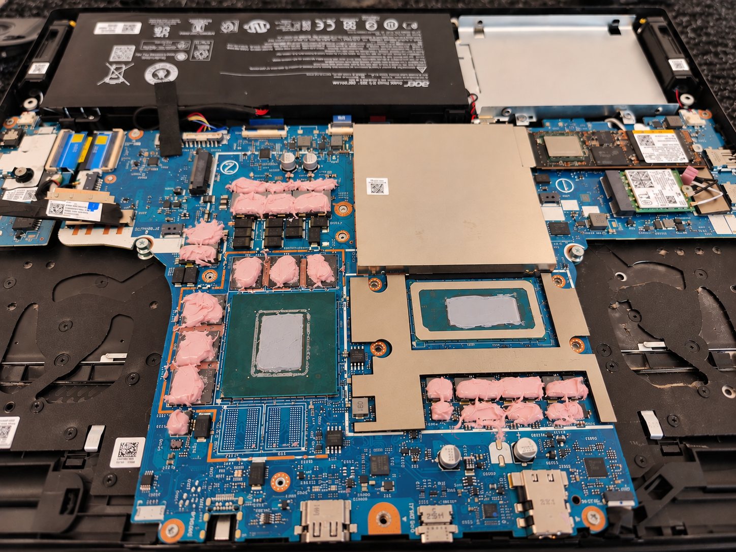 Acer Nitro 5 aušinimo sistemos valymas ir termopastos keitimas – po remonto