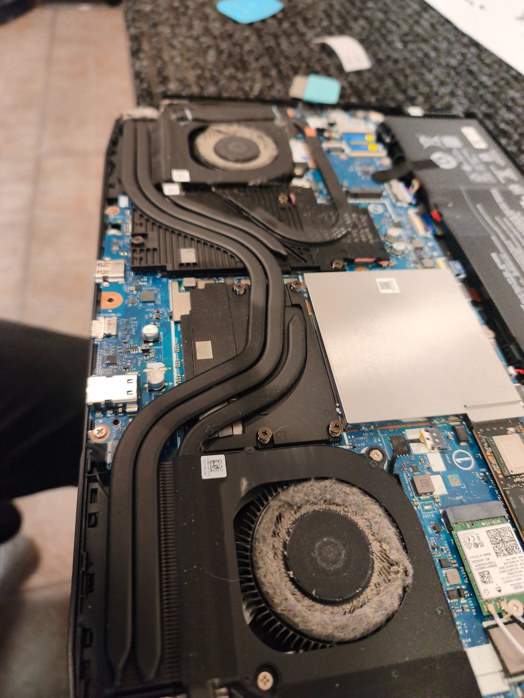 Acer Nitro 5 aušinimo sistemos valymas ir termopastos keitimas