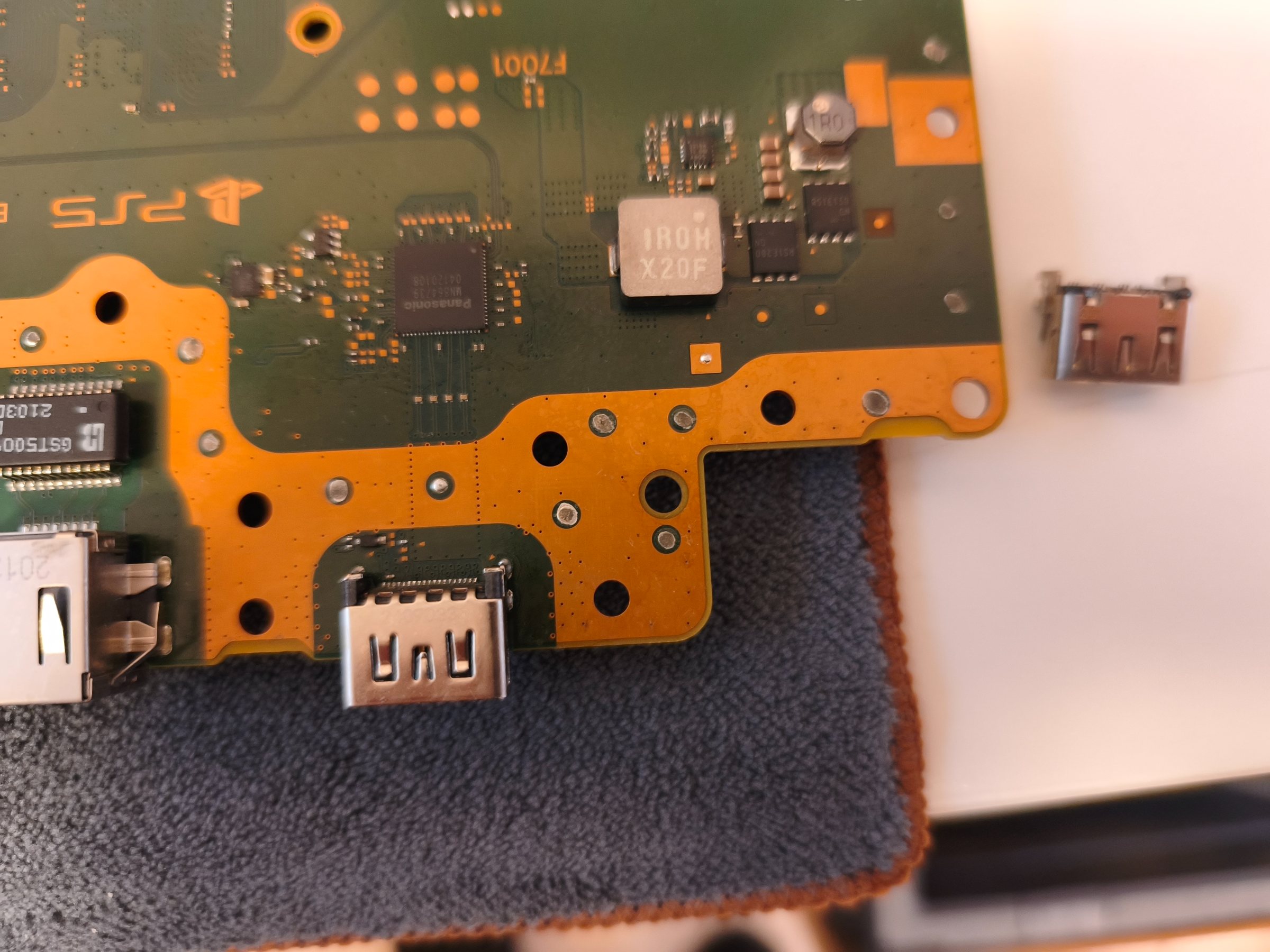 Playstation 5 HDMI lizdo remontas – nuotrauka 3