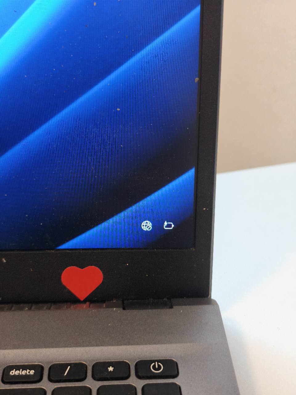 Acer Extensa 15 veikiantis ekranas po remonto
