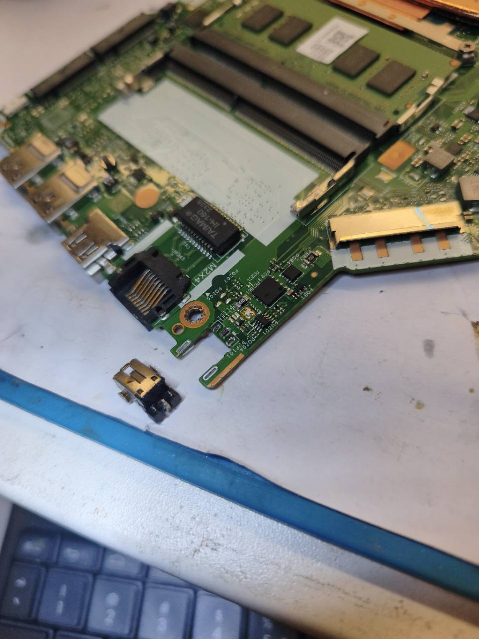 Acer Extensa 15 įkrovimo lizdo keitimas