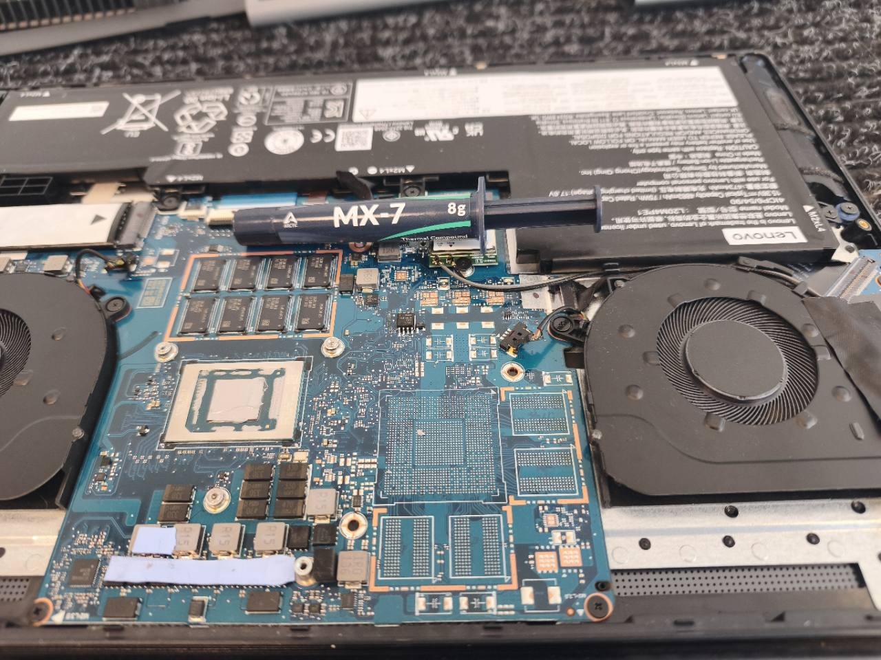 Lenovo IdeaPad 5 Pro termopastos keitimo darbai