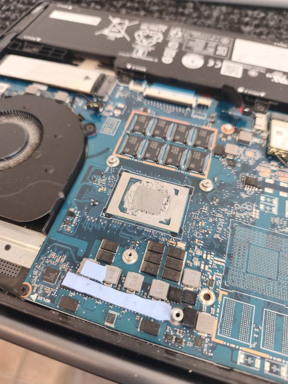 Lenovo IdeaPad 5 Pro procesoriaus sritis remonto metu